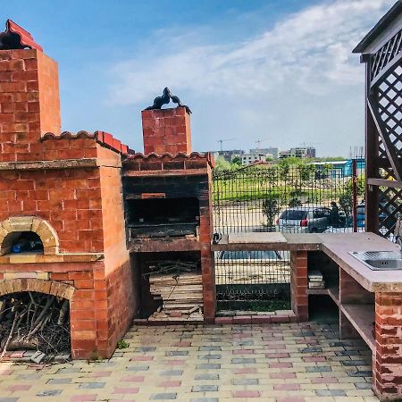 Vila Orange Hotell Năvodari Exteriör bild