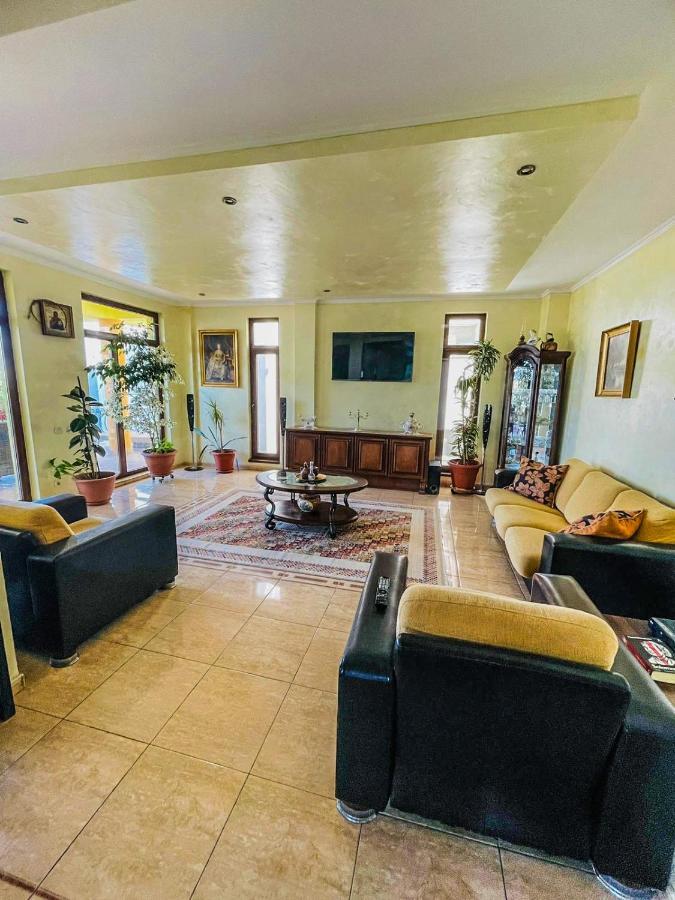 Vila Orange Hotell Năvodari Exteriör bild