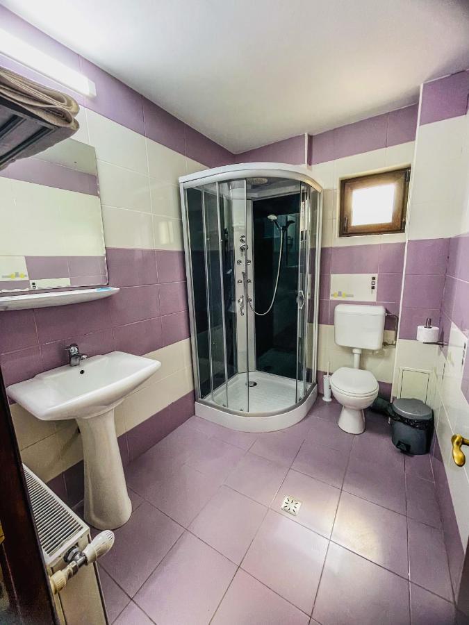 Vila Orange Hotell Năvodari Exteriör bild