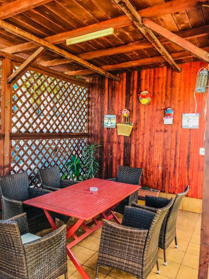 Vila Orange Hotell Năvodari Exteriör bild