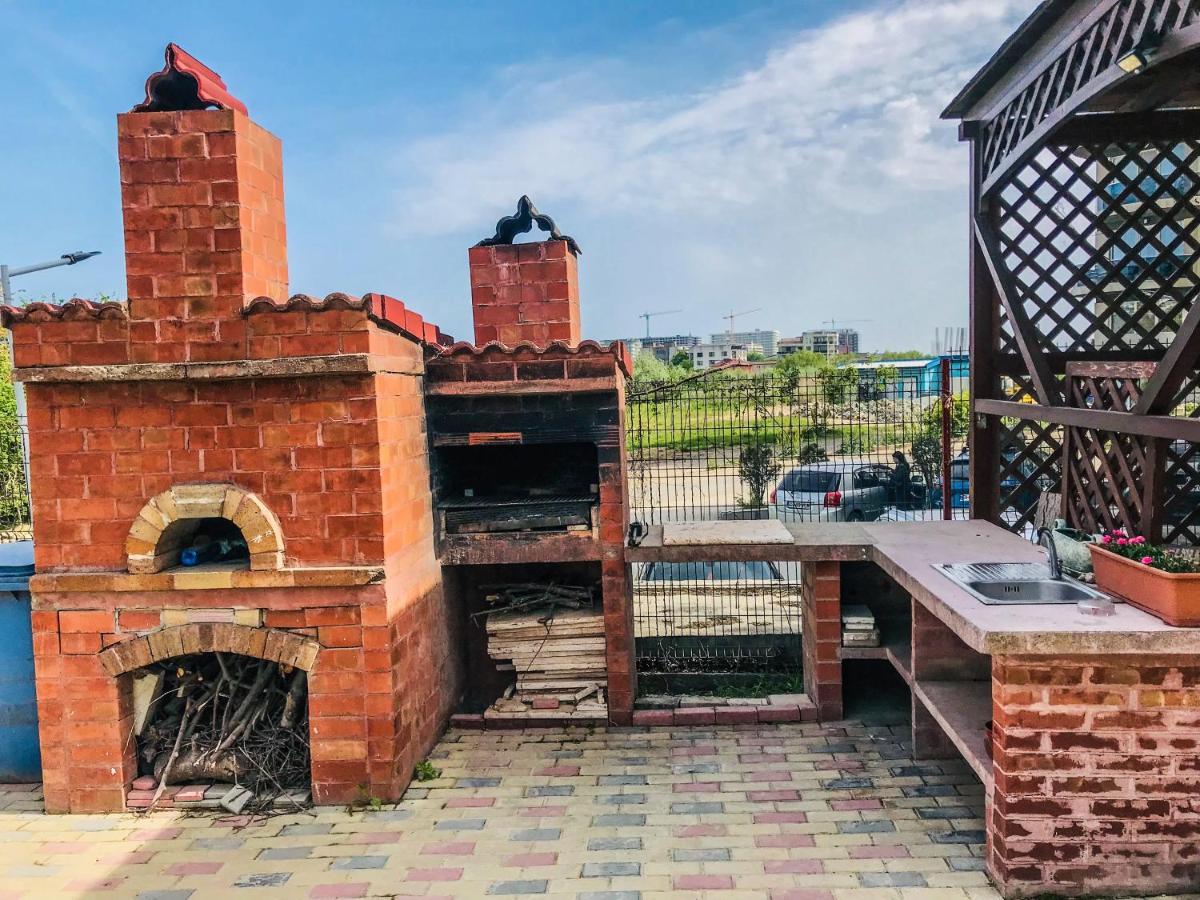 Vila Orange Hotell Năvodari Exteriör bild
