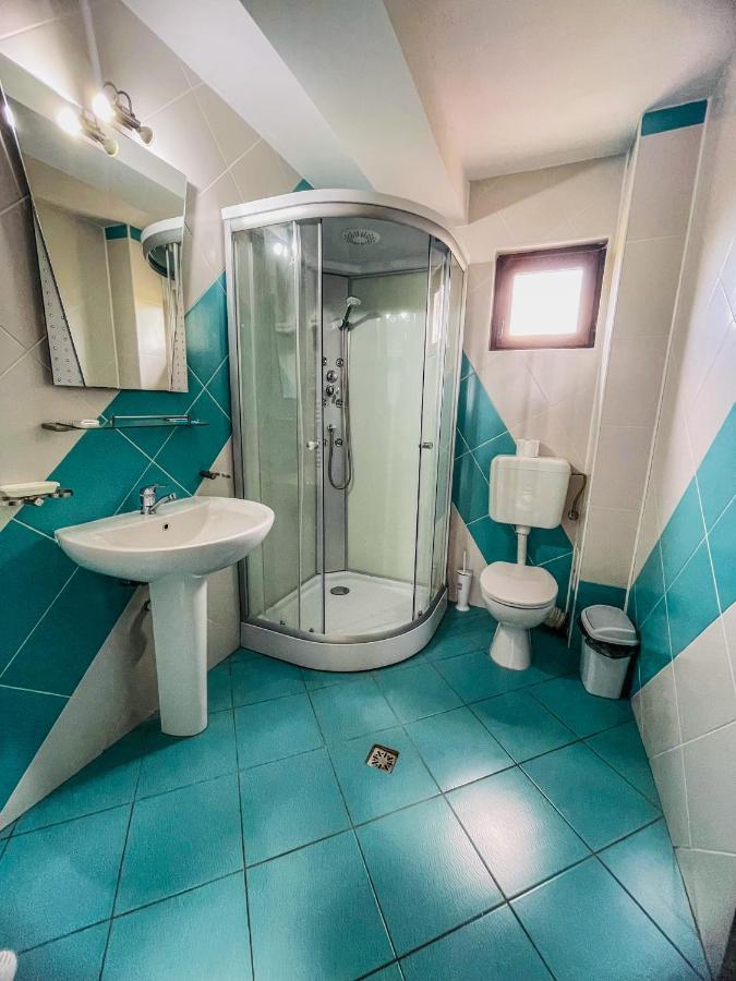Vila Orange Hotell Năvodari Exteriör bild