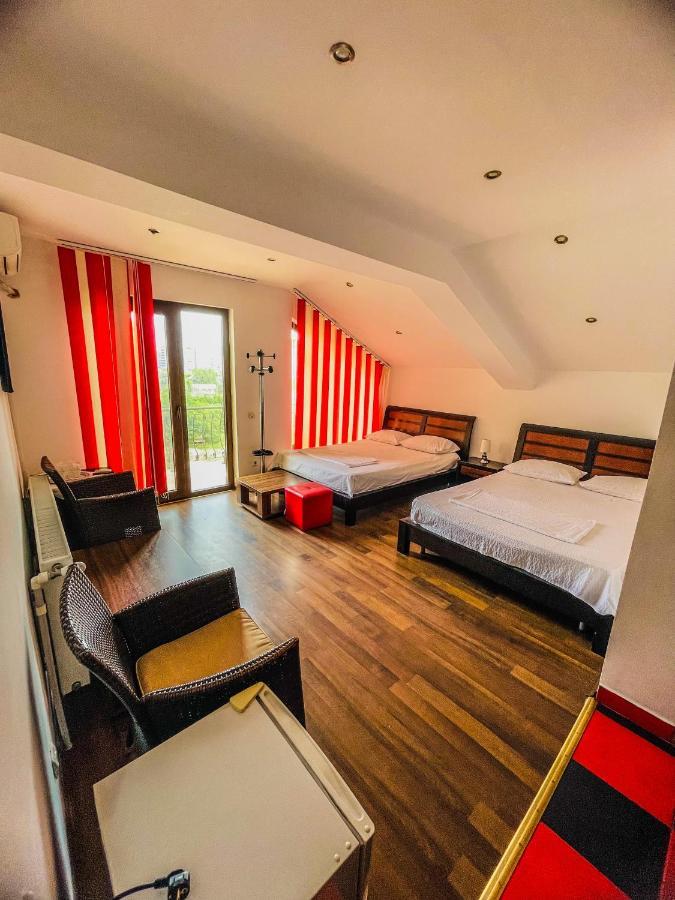Vila Orange Hotell Năvodari Exteriör bild