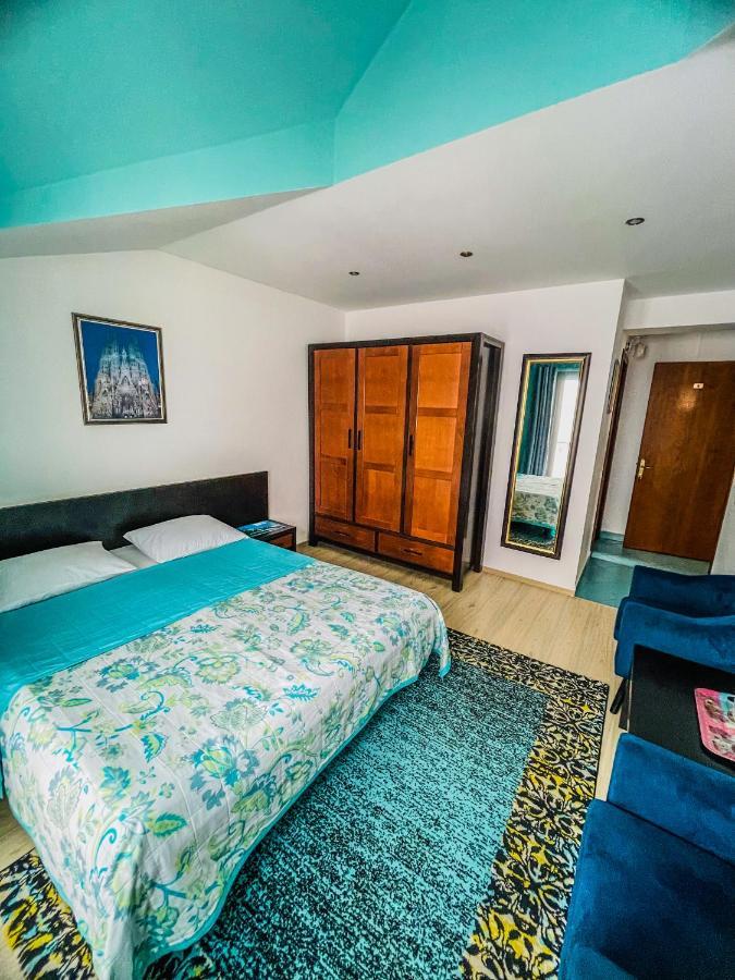 Vila Orange Hotell Năvodari Exteriör bild