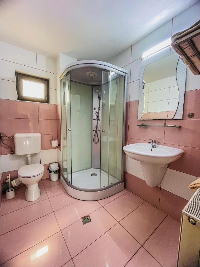 Vila Orange Hotell Năvodari Exteriör bild