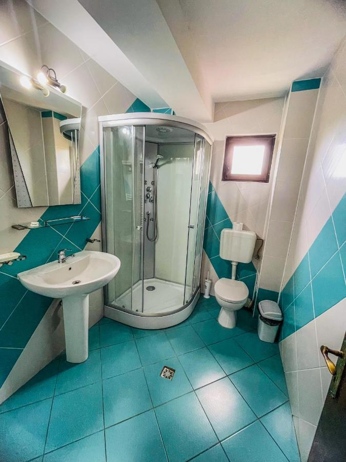Vila Orange Hotell Năvodari Exteriör bild