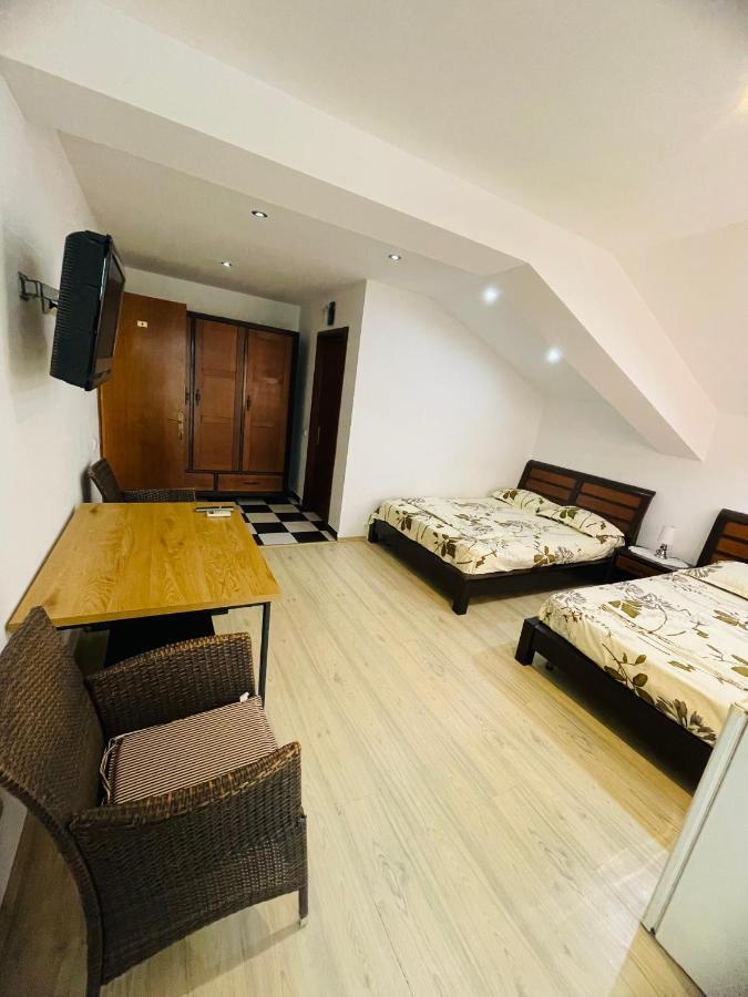 Vila Orange Hotell Năvodari Exteriör bild